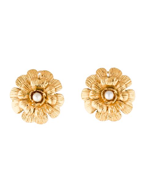 camellia jewelry Chanel earring